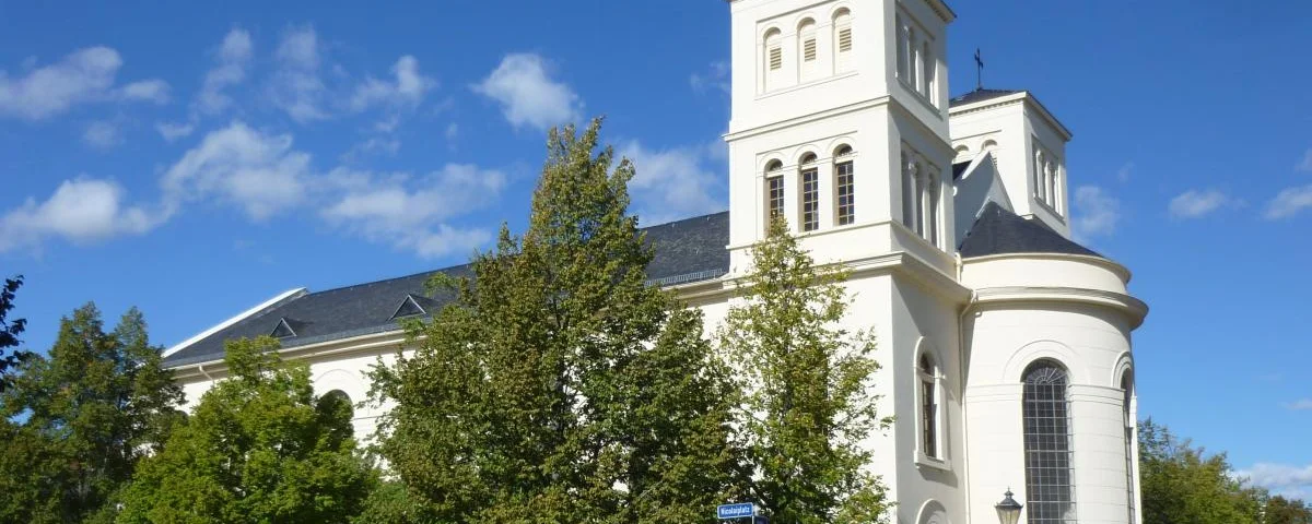 St. Nicolaikirche Herbst